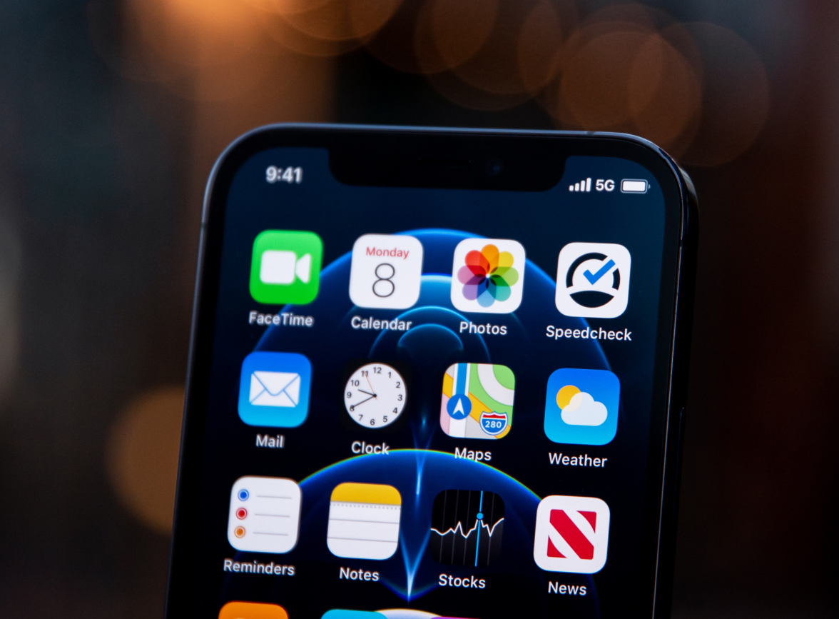 右玉苹果手机维修分享为什么 iPhone 12 在冬季会自动关机 