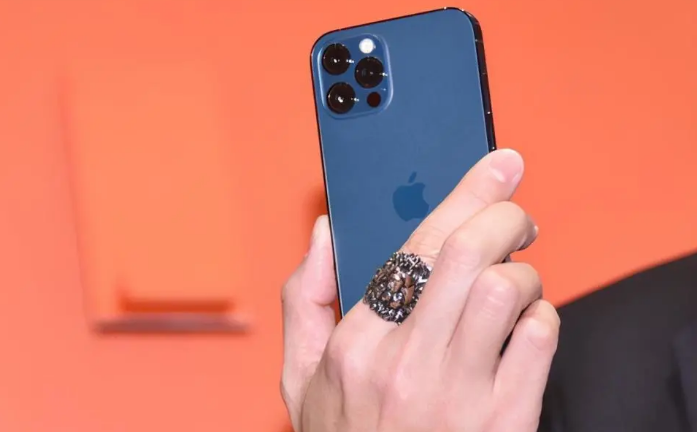 右玉苹果手机维修分享iPhone12系列重启方法教程 